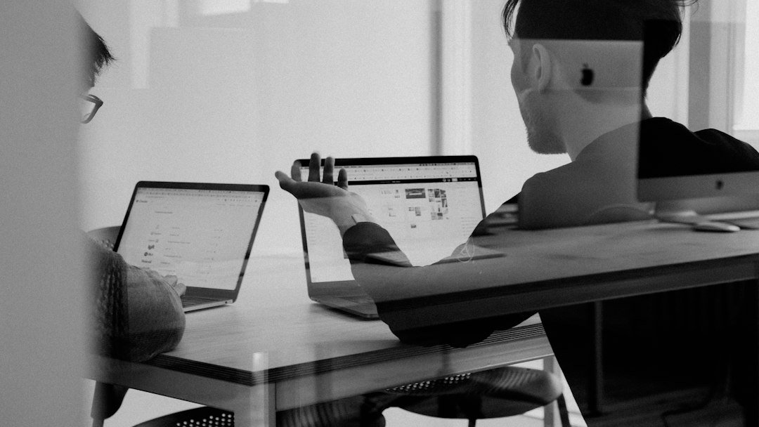 Validasi Product-Market Fit (PMF) Startup: Indikator Kunci, Metrik Retensi, dan Waktu Tepat Melakukan Scale-Up