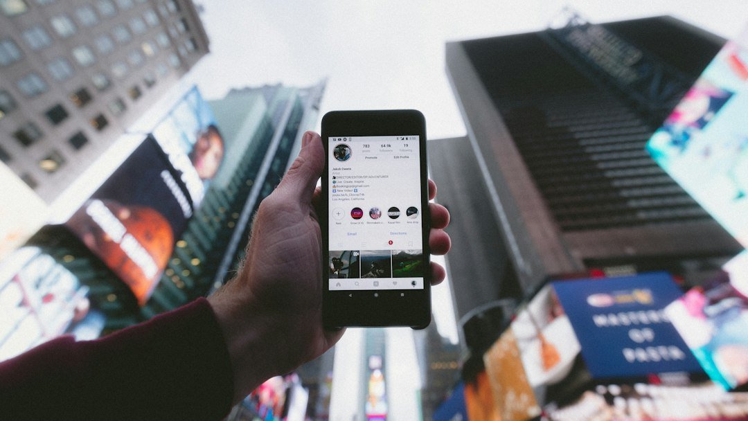 Menaklukkan Social Commerce: Strategi Live Shopping, Kreator Afiliasi, dan Algoritma FYP